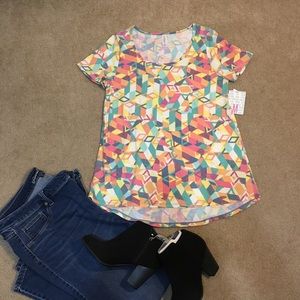 NWT LuLaRoe Classic Tee